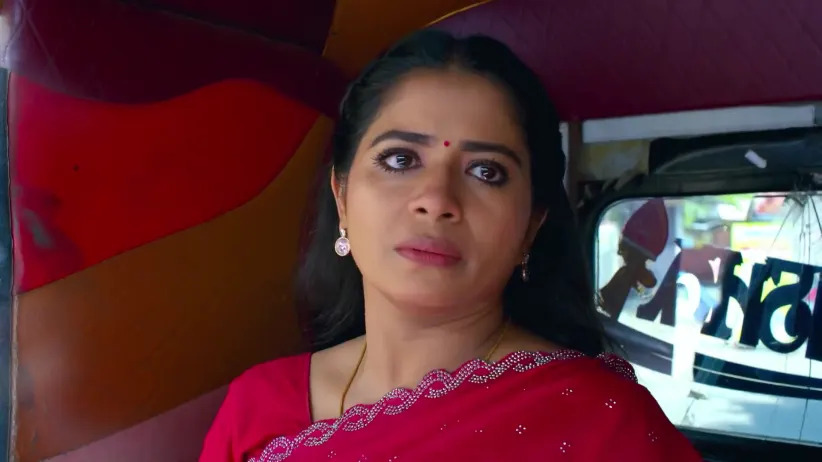 Indhu Motivates Jayanthi - Chinnan Siru Kiliye