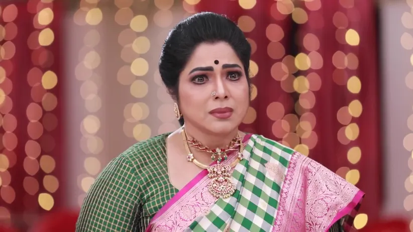 Maaran Reassures Janakambal - Varisu