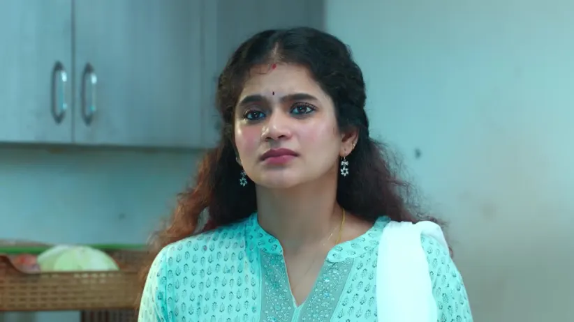 Veera Scolds Brindha - Veera