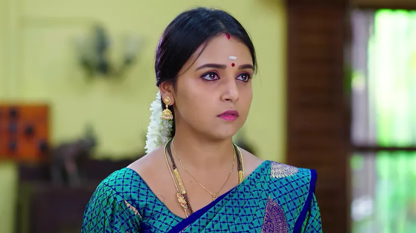 Three Couples Leave Kanakalakshmi's House