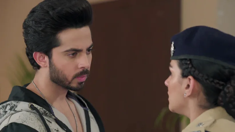 Sapna Tries to Handle Suraj - Jagriti