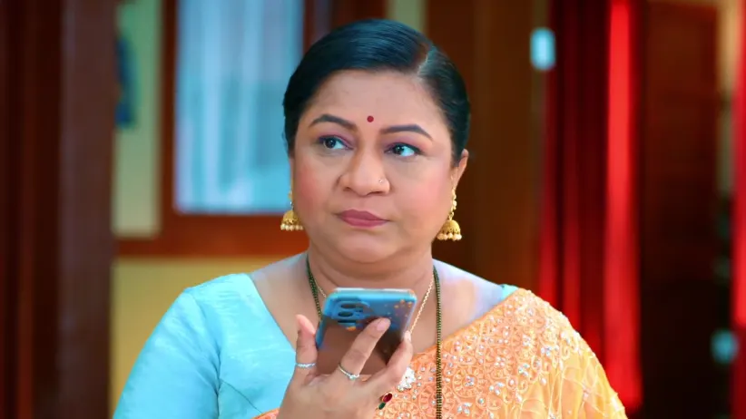 Nishita Tells Rekha about Taarini’s Insult - Taarini