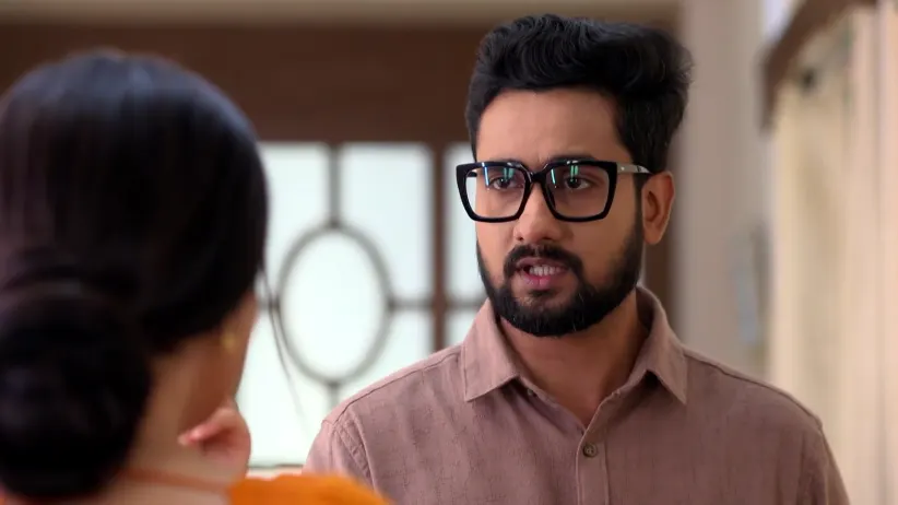 Anondi Unburdens Her Grudges to Adi