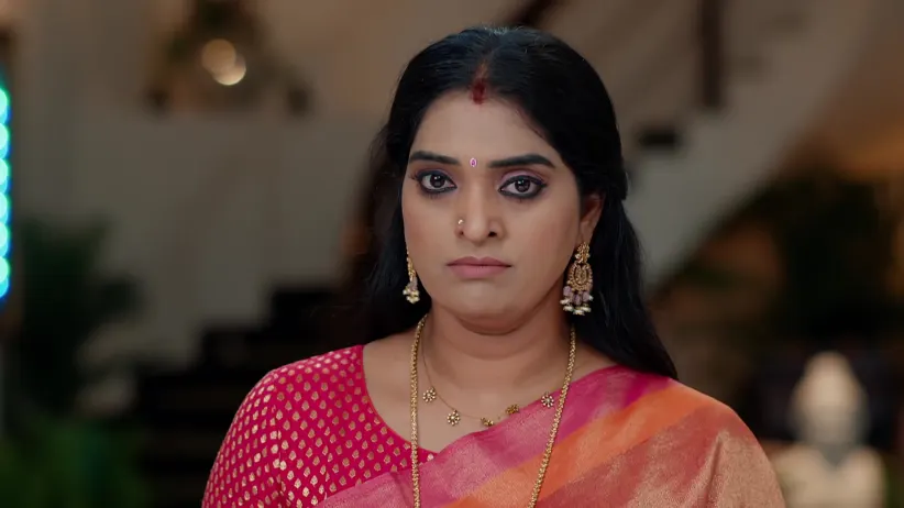 Ashwini and Vaishali Try to Expose Durga