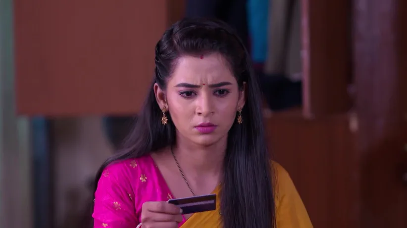 Abhi Tries to Find Evidence