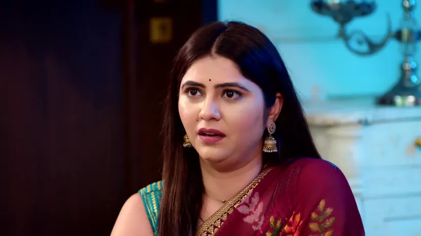 Tilottama Berates an Apologetic Aishwarya