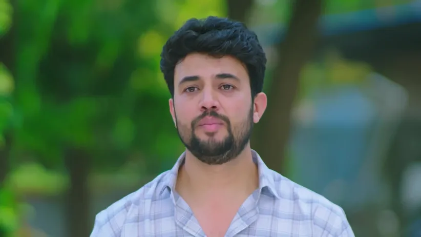 Pritam Gives Aditya the Address of Aaji’s Son - Paaru