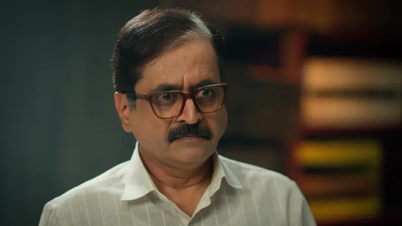 Raghupati's Goons Surround Pushpa and Gopal - Tumm Se Tumm Tak