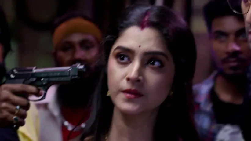 Chandra Tries to Slap Aniket - Mana Rahigala Tumarithare