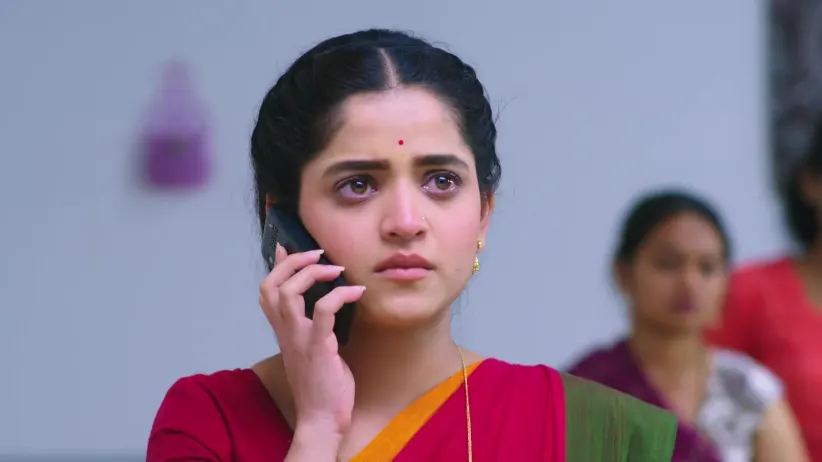 Priya Comforts a Worried Pritam