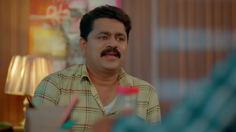 Anoop Is Thrown Out of an Office - Mangalyam