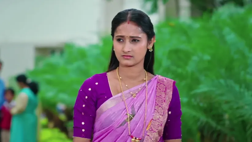 Hitha Scolds Durga and Sharath - Naa Ninna Bidalaare