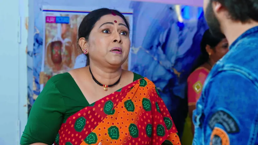 Jayanth Spots Jahnavi at the Cinema - Lakshmi Nivasa - Promo