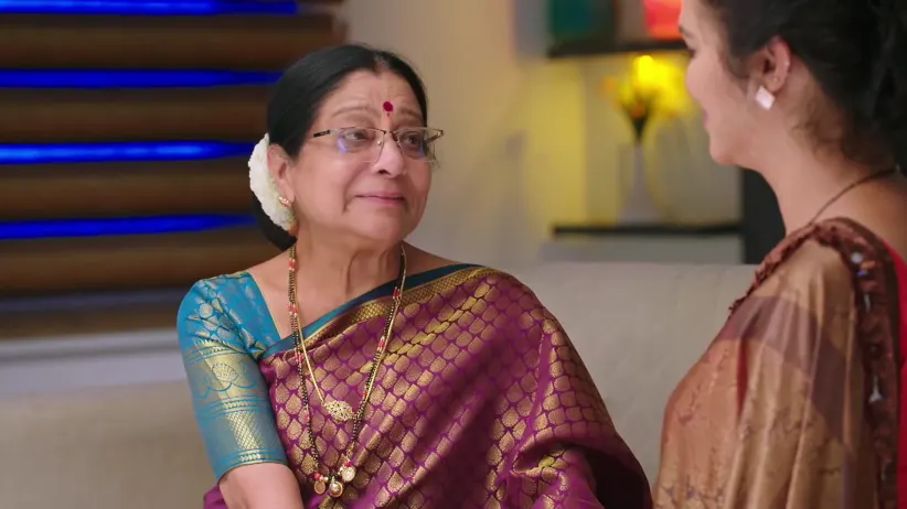 Madhuri and Her Mother Discuss a Joyous News - Rajakumari