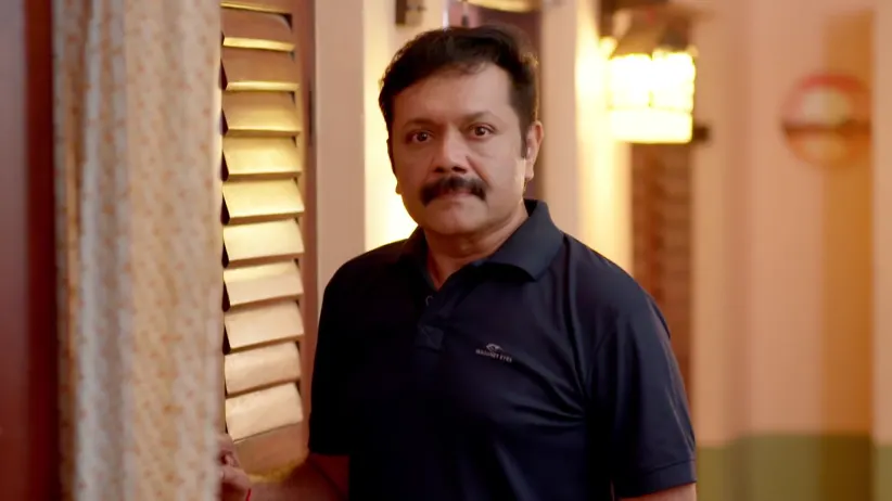 Prakash Decides to Hide Chandrika's Plight from Madhavan - Manathe Kottaram