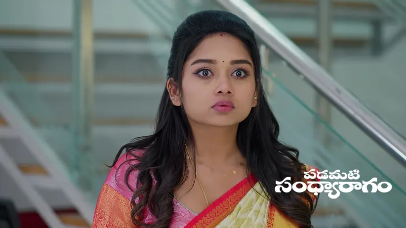 Aadhya Escapes from Charu’s Goons