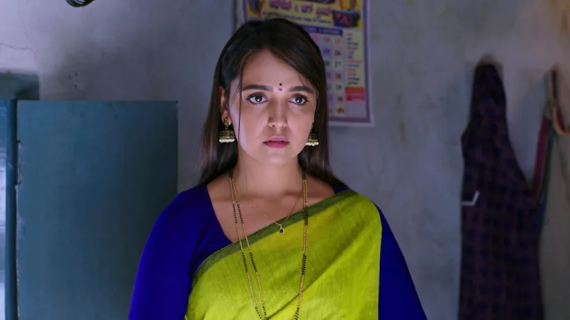 Sharada Tears Free Shivanna from the 'Dighbandhana'