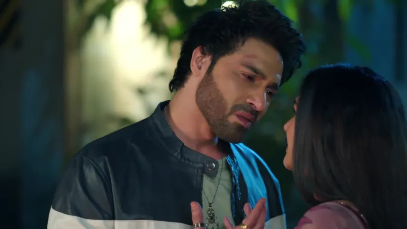 An Intoxicated Suraj Asks Jagriti a Question - Jagriti