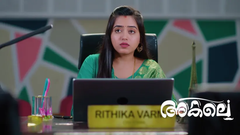 Aishu Sees Rithika's Sketch at the Dance School