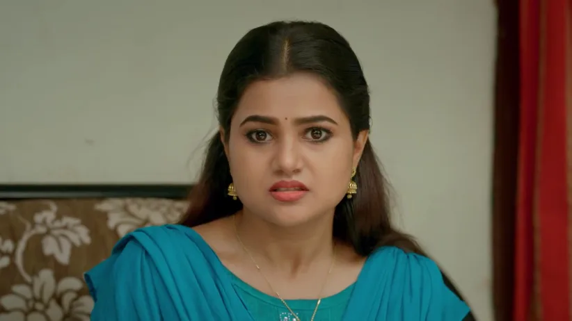 Indhu Gives a Fitting Reply to Bhuvana