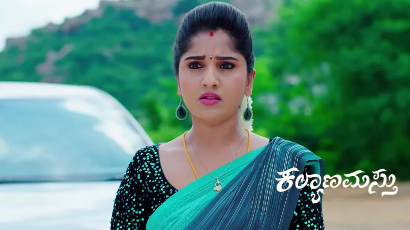 Divya Gets Bitten By a Snake