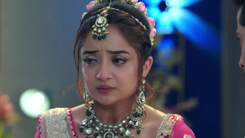 Akash Comes to Sapna with a Proposal