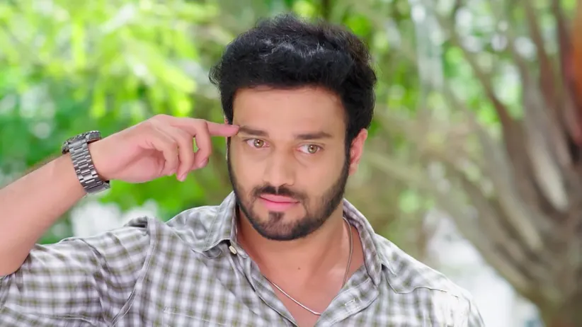 Amar Reassures Radhika