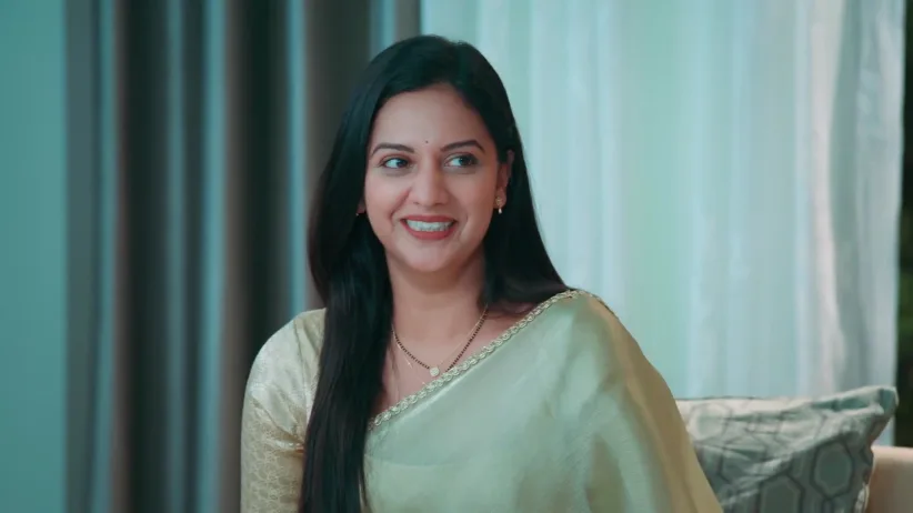 Adhira Complains to Rohan about Mandakini