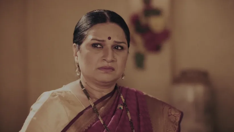 Sampada Overhears Aparna and Musa - Jagadhatri
