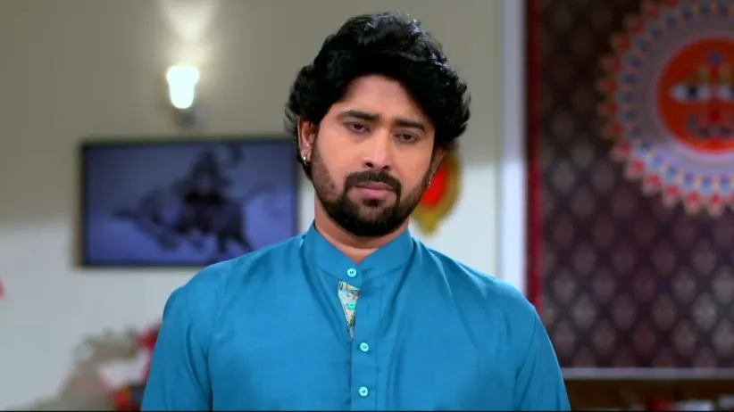 Hakim Complains about Aarti to Amar
