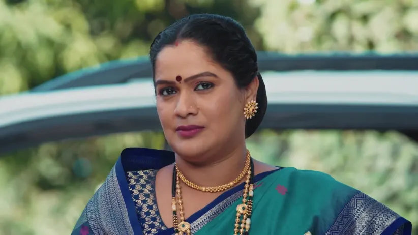 Digvijay and Lalita Visit the Dalvis