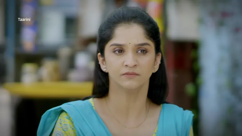 Kedar and Taarini Enter the Khandekars' House - Taarini - Promo