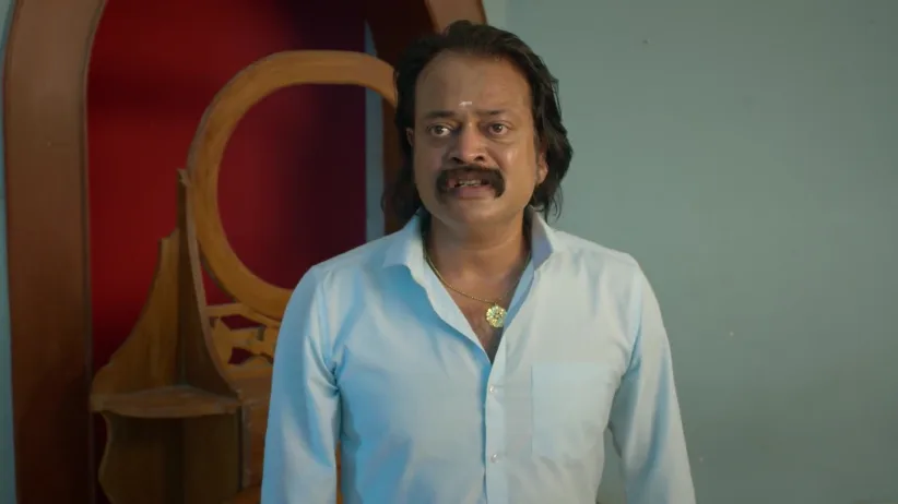 Divakaran Narrates the Incidents - Chinnan Siru Kiliye