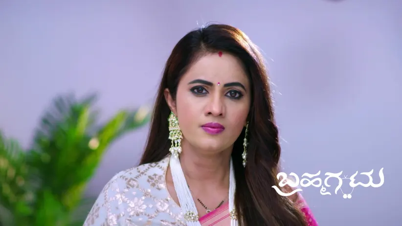 Deepa Gets a Huge Order for Stitching