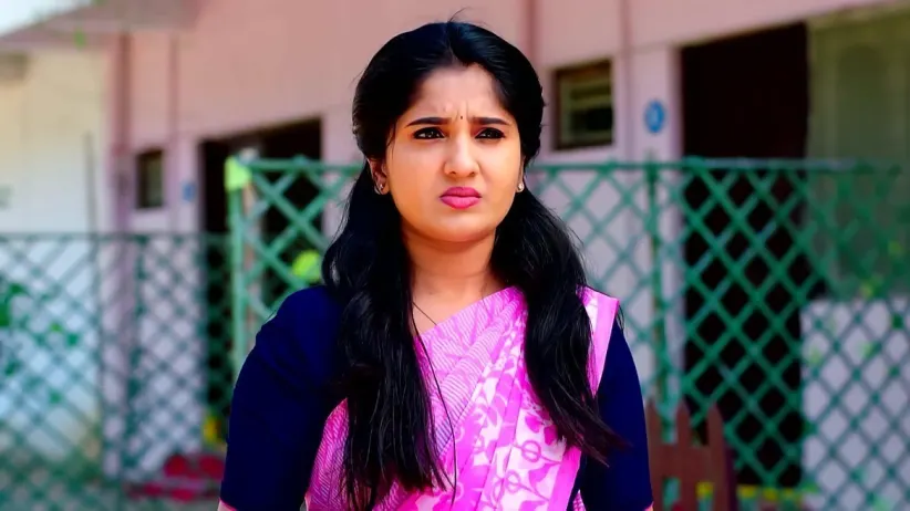 Janaki Apologises to Anjaneyulu