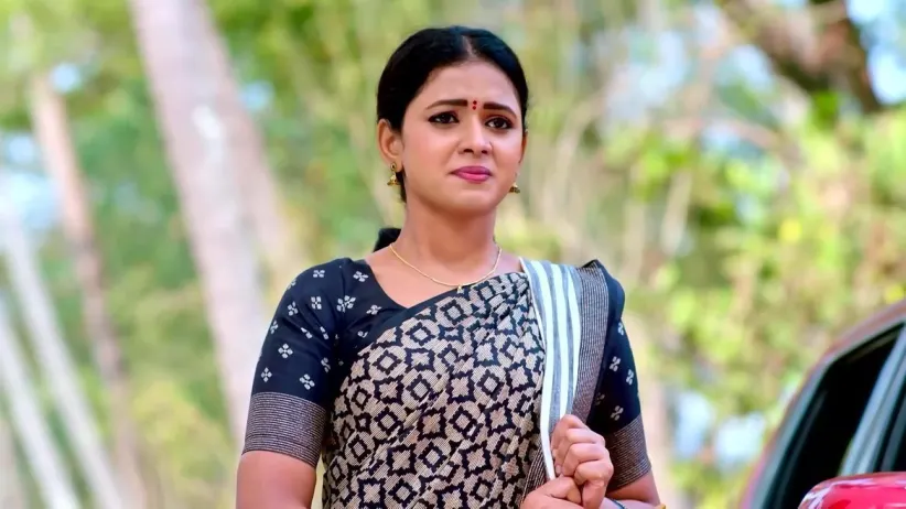 Murali Offers Financial Help to Sahana
