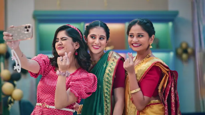 Kamali Comes at Anika's Party - Kamali