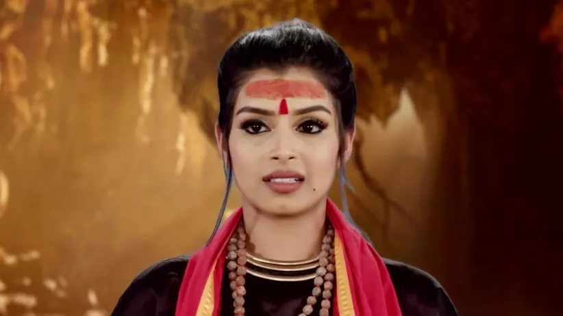 Ajit Steals the 'Nagamani' from Takshaka