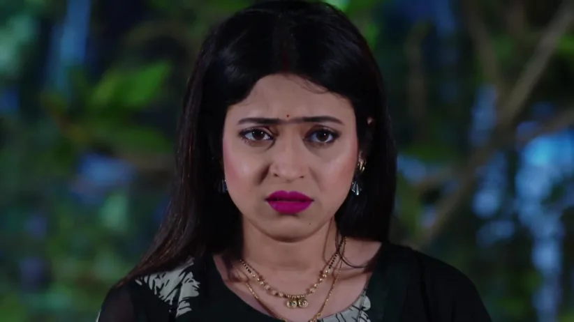 Rosy Learns about Prince's Plans - Sathi Sata Janmara