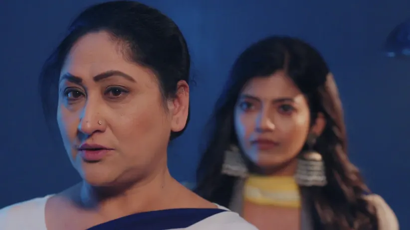 Kirti Comes to Meet Sharda with Some News - Jaane Anjaane Hum Mile
