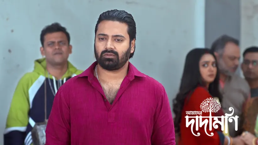 Munshi Holds the Children Captive