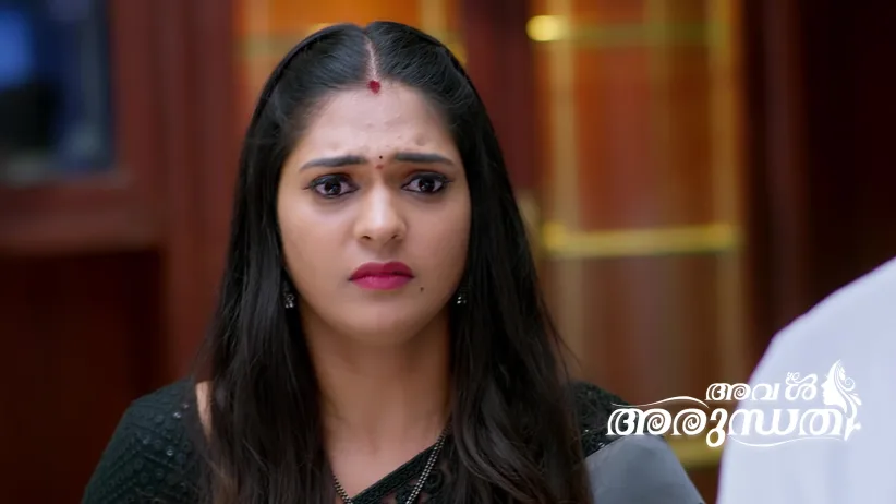 Mahendran Is Moved by Anju's Gift