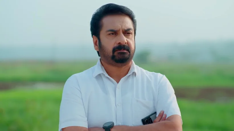 Prathapa Varma Has a Word with Raju - Akale