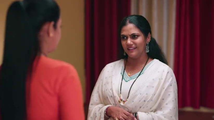 Bhoomika’s Fear of Reuniting with Goutham - Amruthadhaare