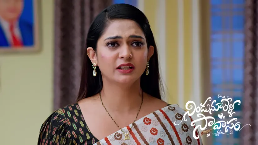 Arundhati Spends an Evening with Amarendra's Family