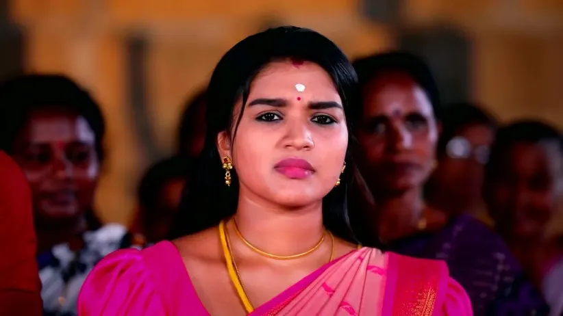 Parvathy Helps Break the Temple Lock
