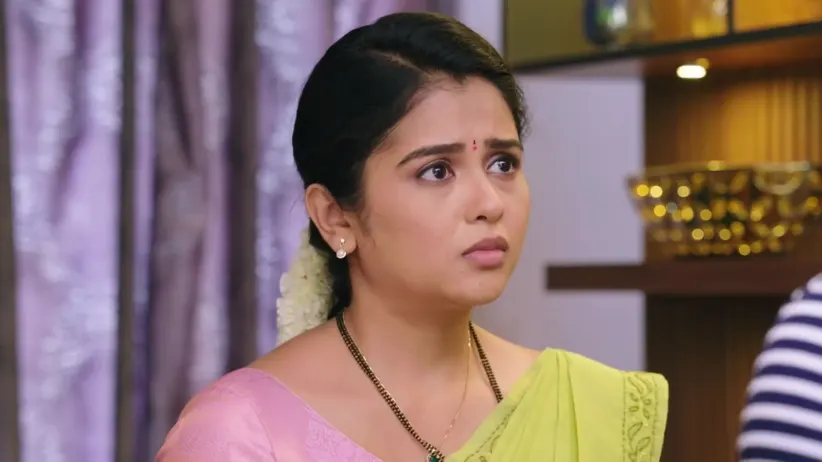 Anu’s Bangle Leaves Shourya in Shock - Rajakumari