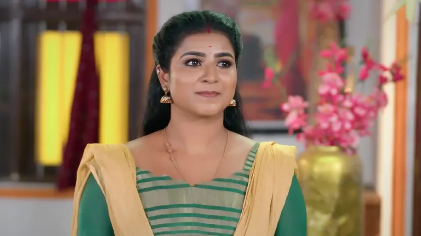 Shanmugham Visits Chamundeshwari - Karthigai Deepam