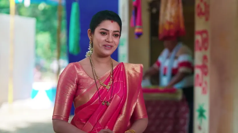 A Shock for Bhoomika's Neighbours - Amruthadhaare