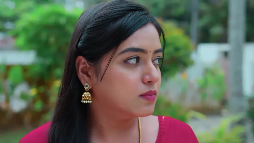 Saraswathyamma Warns Ambika